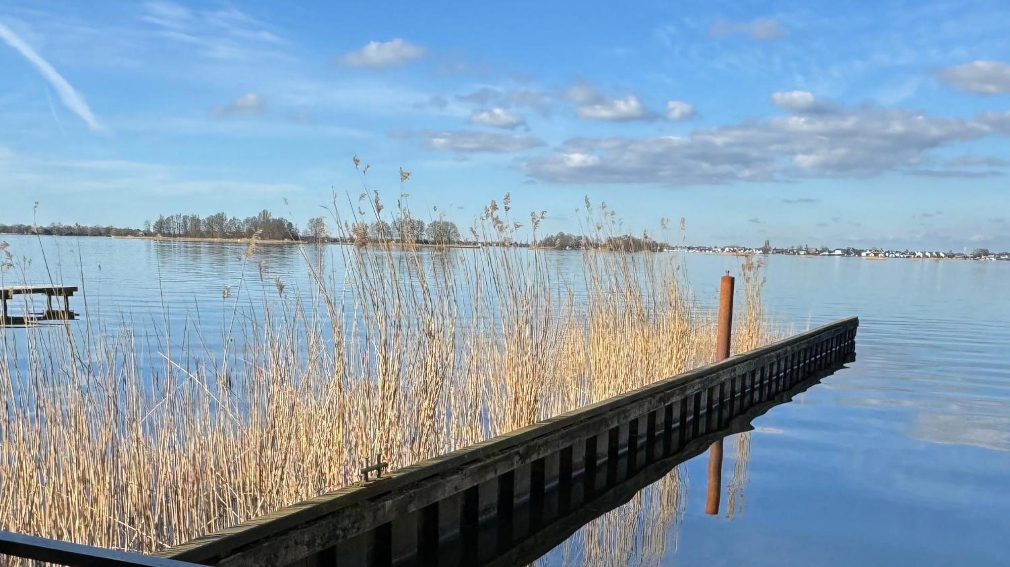Plassenzicht Logies & Sloepverhuur Loosdrecht Luaran gambar